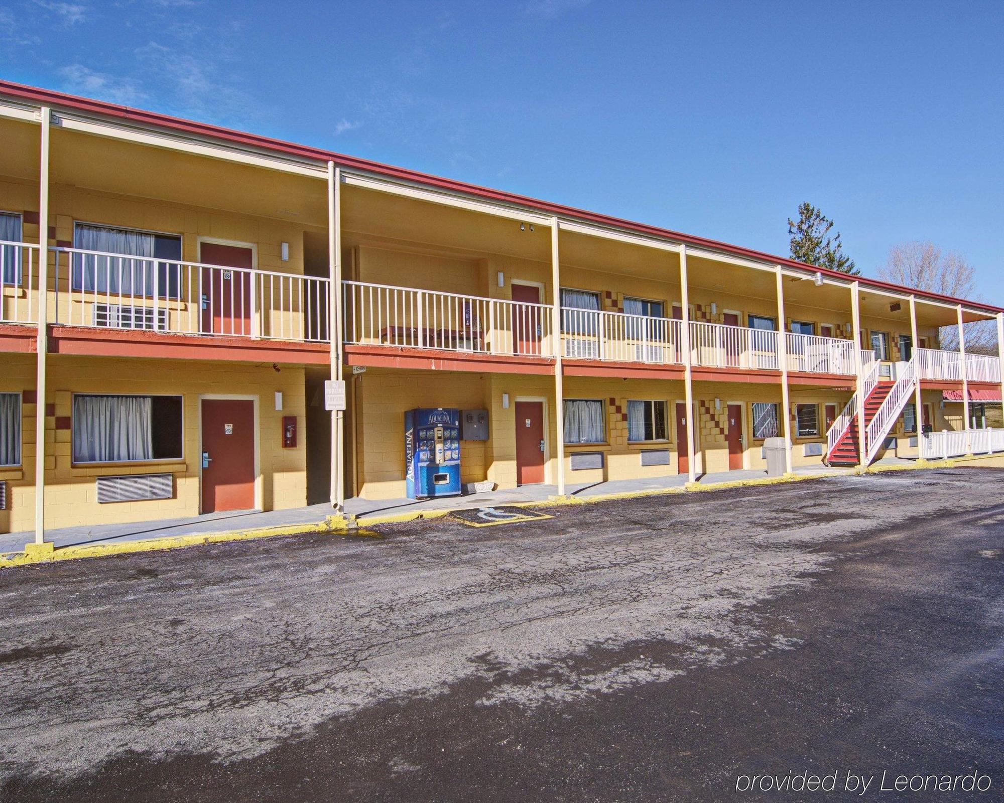 Econo Lodge Near Bluefield College Exterior foto