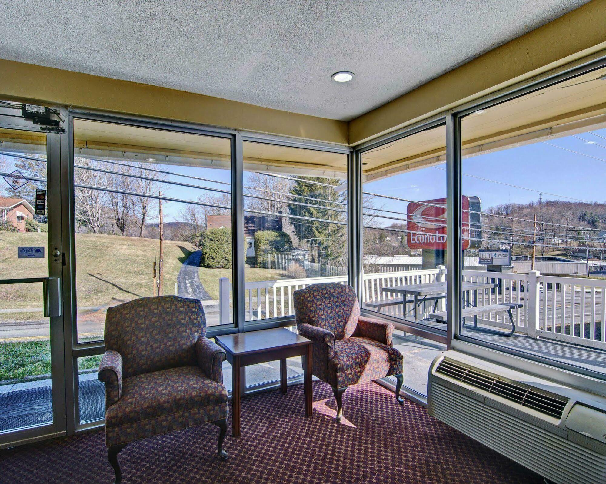 Econo Lodge Near Bluefield College Exterior foto